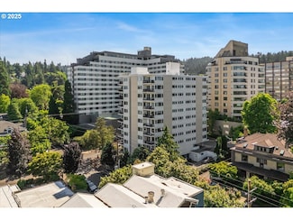 2211 SW Park Place Unit 202, Portland, OR 97205