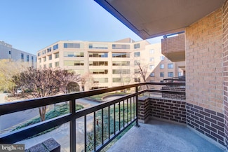 2111 Wisconsin Ave NW Unit 302, Washington, DC 20007