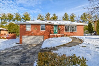 7123 Garrison Rd, Windsor Heights, IA 50324