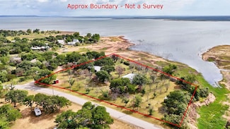 110 W Lakecrest Dr, Bluffton, TX 78607