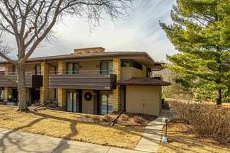 312 Springs Dr, Spring Green, WI 53588