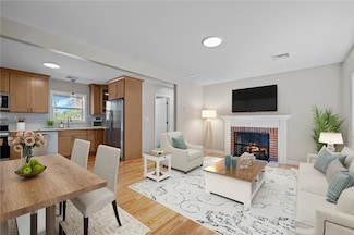 20 Maple Ct, Ashaway, RI 02804