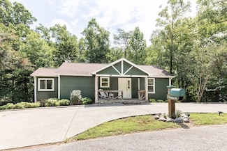 370 Woodmere Dr, Pickens, SC 29671