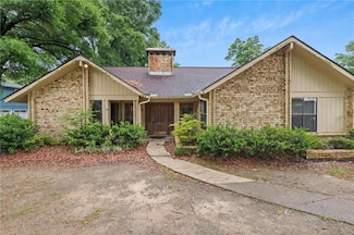 562 Vaughn Dr N, Satsuma, AL 36572