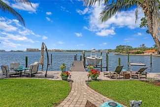 4649 Neptune Dr SE, Saint Petersburg, FL 33705