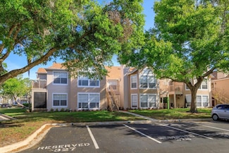 682 Youngstown Pkwy Unit 327, Altamonte Springs, FL 32714