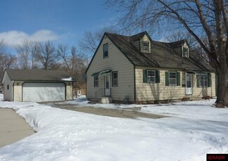721 E Prince St, Lake Crystal, MN 56055