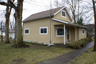 222 E Lincoln St, Millersburg, IN 46543