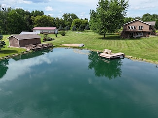 5782 N Brown Rd, Dakota, IL 61018