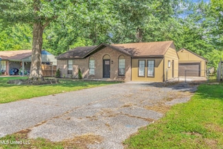 2919 Normandy Dr, Horn Lake, MS 38637