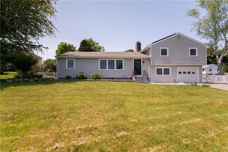 4 High St, Middletown, RI 02842