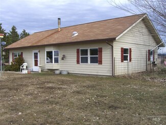 104 Jefferson Dr, Kamiah, ID 83536