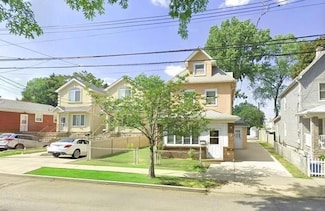 43 Walker St, Staten Island, NY 10302