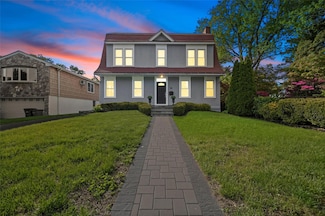 26 Crane Ave, White Plains, NY 10603