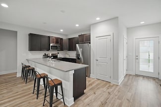 1136 S Radley St, West Des Moines, IA 50266