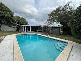 429 W Evanston Cir, Fort Lauderdale, FL 33312