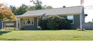 12 Robin Dr, Bristol, RI 02809