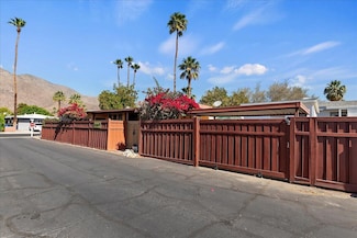 4 Arapaho St, Palm Springs, CA 92264