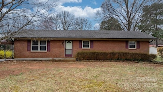 906 16th St NW, Conover, NC 28613