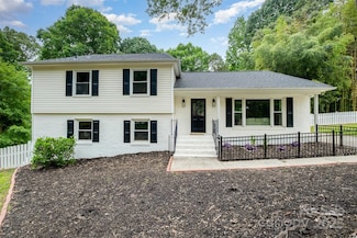 8025 Cliffside Dr, Charlotte, NC 28270
