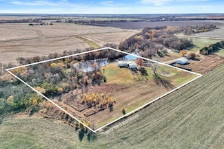 1828 S East Lake Rd, Newton, KS 67114