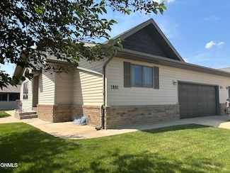 1801 15th Ave W, Williston, ND 58801