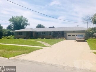 1202 S Main St, Clarion, IA 50525