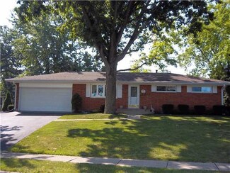 725 Kirkwood Dr, West Jefferson, OH 43162