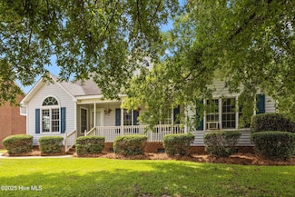 102 White Oak Dr, Greenville, NC 27858