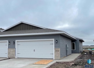 3408 S Heather Ave, Sioux Falls, SD 57106