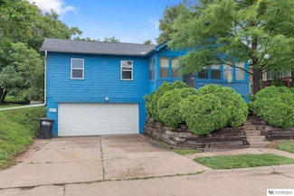 5817 S 50th St, Omaha, NE 68117