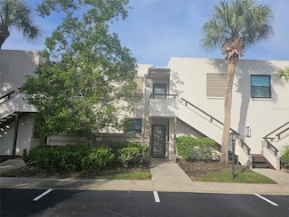 586 Lakeside Dr, Bradenton, FL 34210