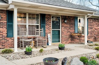 1300 Stonewood Ct, Jeffersonville, IN 47130