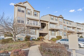 8246 Catbird Cir Unit 101, Lorton, VA 22079
