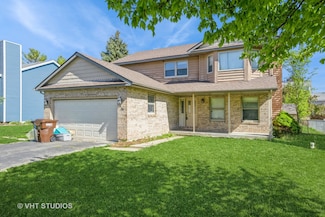 430 Meadow Ave, Woodstock, IL 60098
