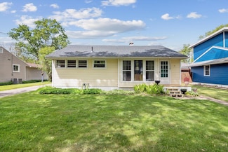 2404 Dawn St, Jackson, MI 49203