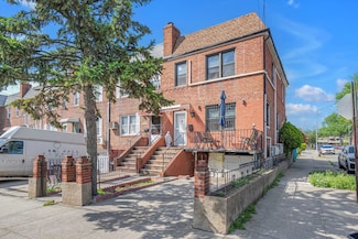 14627 Reeves Ave, Flushing, NY 11367