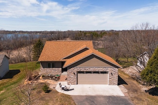 1008 Ruby St NW, Alexandria, MN 56308