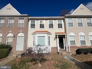 8922 Royal Astor Way, Fairfax, VA 22031