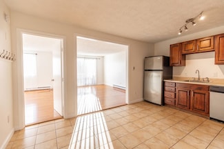 39 Old Hackett Hill Rd Unit 3F, Manchester, NH 03102