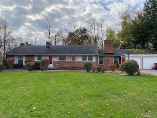 5035 S Clunbury Rd, West Bloomfield, MI 48322