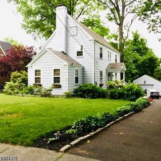 537 Summit Ave, Maplewood, NJ 07040