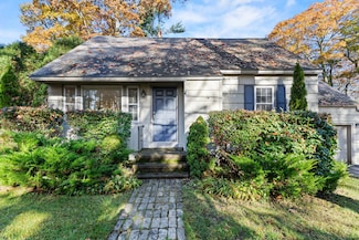 305 Fowler Rd, Cape Elizabeth, ME 04107