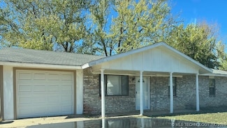 105 B St, Spiro, OK 74959