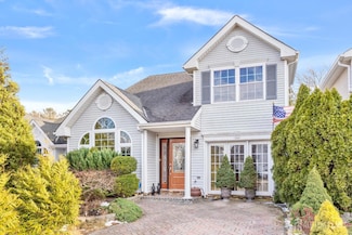 18 Tall Oaks Ct, Old Bridge, NJ 08857