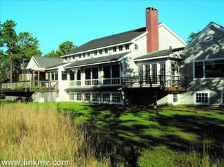 65 Trotters Ln, West Tisbury, MA 02575