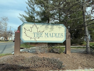 405 Maplecrest Rd, Edison, NJ 08820