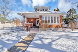 223 Elm St, Elgin, IL 60123