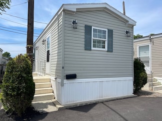6 3rd St, Woodbridge Township, NJ 07001