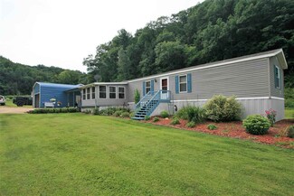 1930 Hideaway Hills Ln Unit 25, Lansing, IA 52151